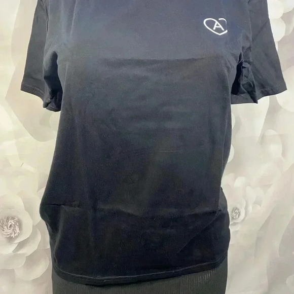 Aritzia 2 T-shirts and Black Legging Set - Picture 12 of 12